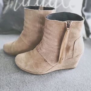 Ankle Wedge Boots - Toms